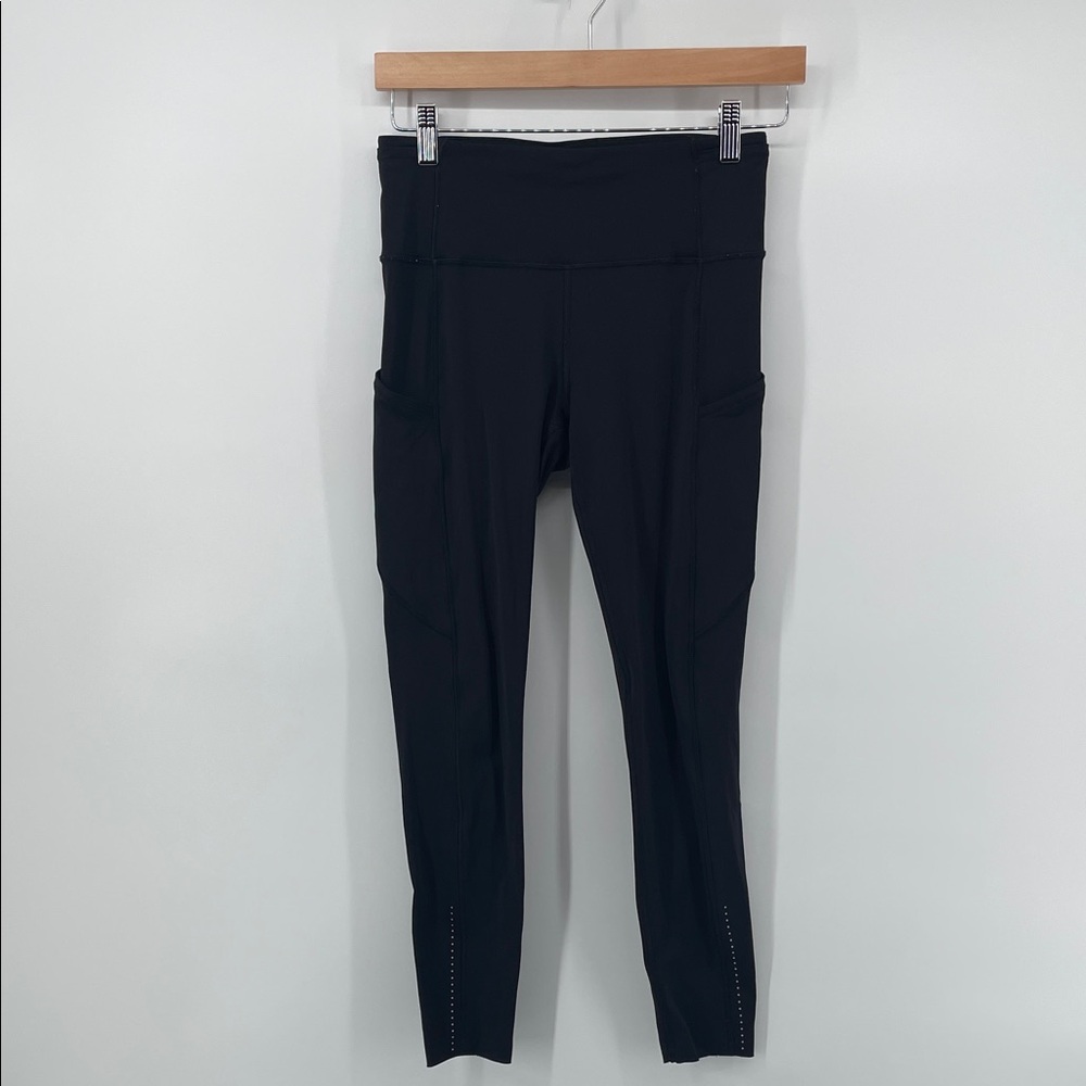 Lululemon Fast and Free Tight II in Black 6 A17 - Picture 2 of 7